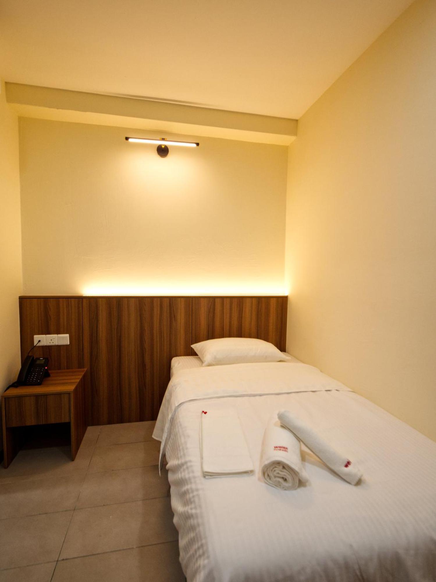 Weiss Kepong Baru Hotel Kampong Jawa Tengah