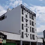 Weiss Hotels Kepong Baru