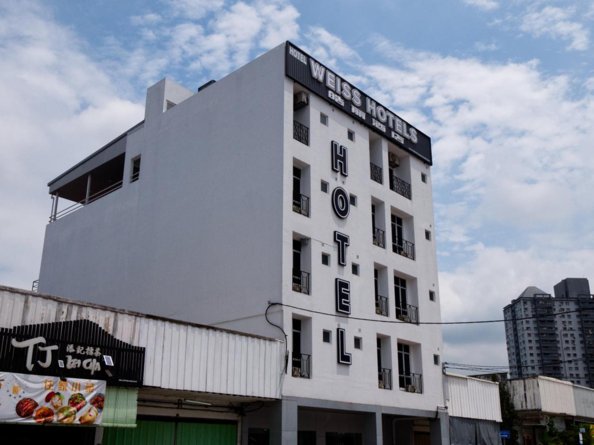 Weiss Kepong Baru Hotel Kampong Jawa Tengah