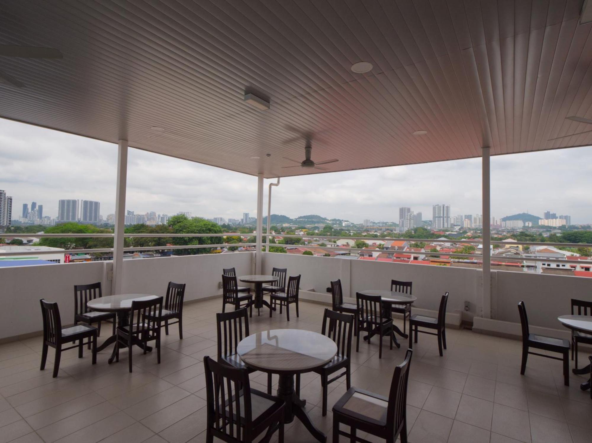 Weiss Kepong Baru Hotel 2*