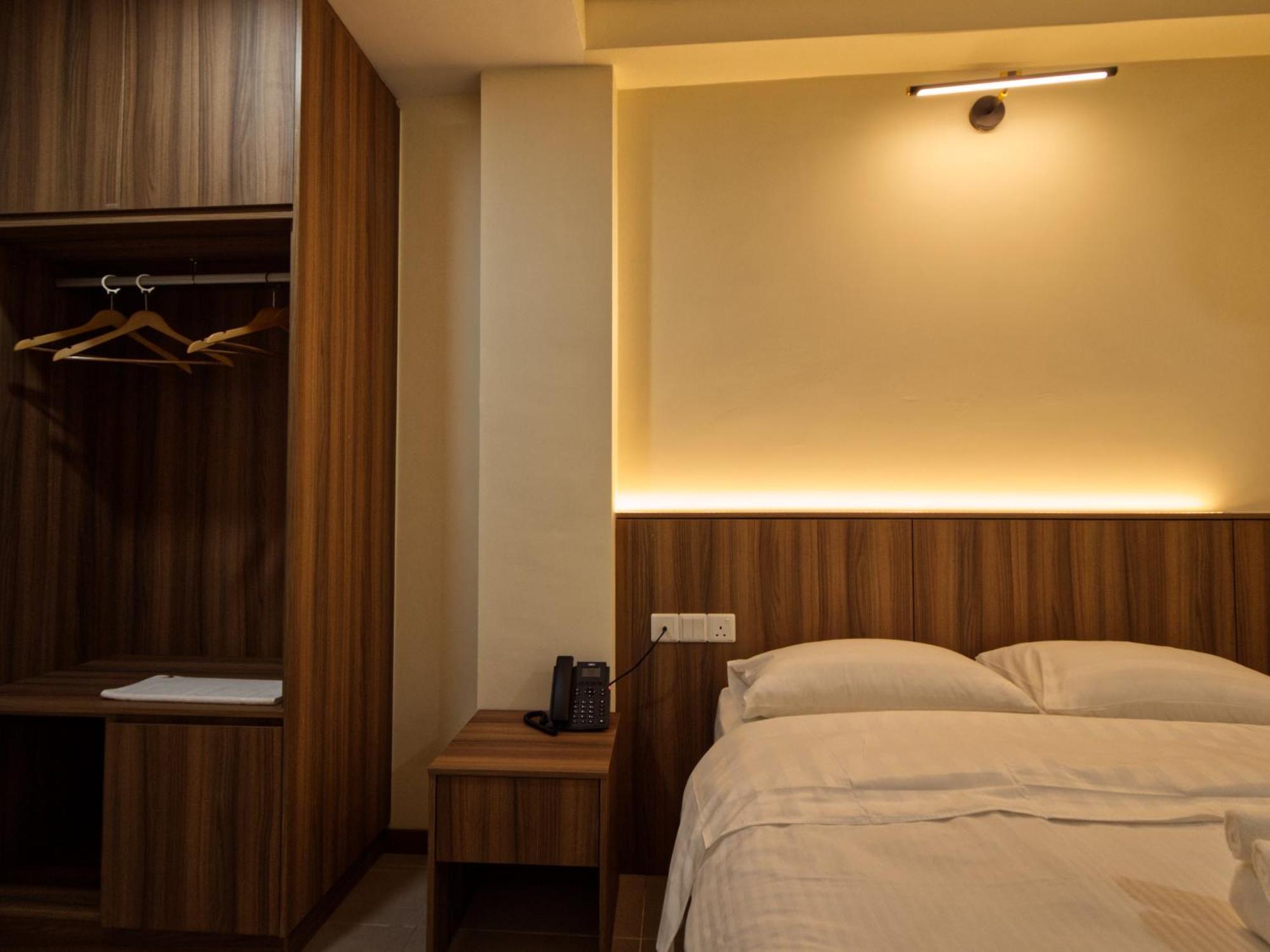 Weiss Kepong Baru Hotel