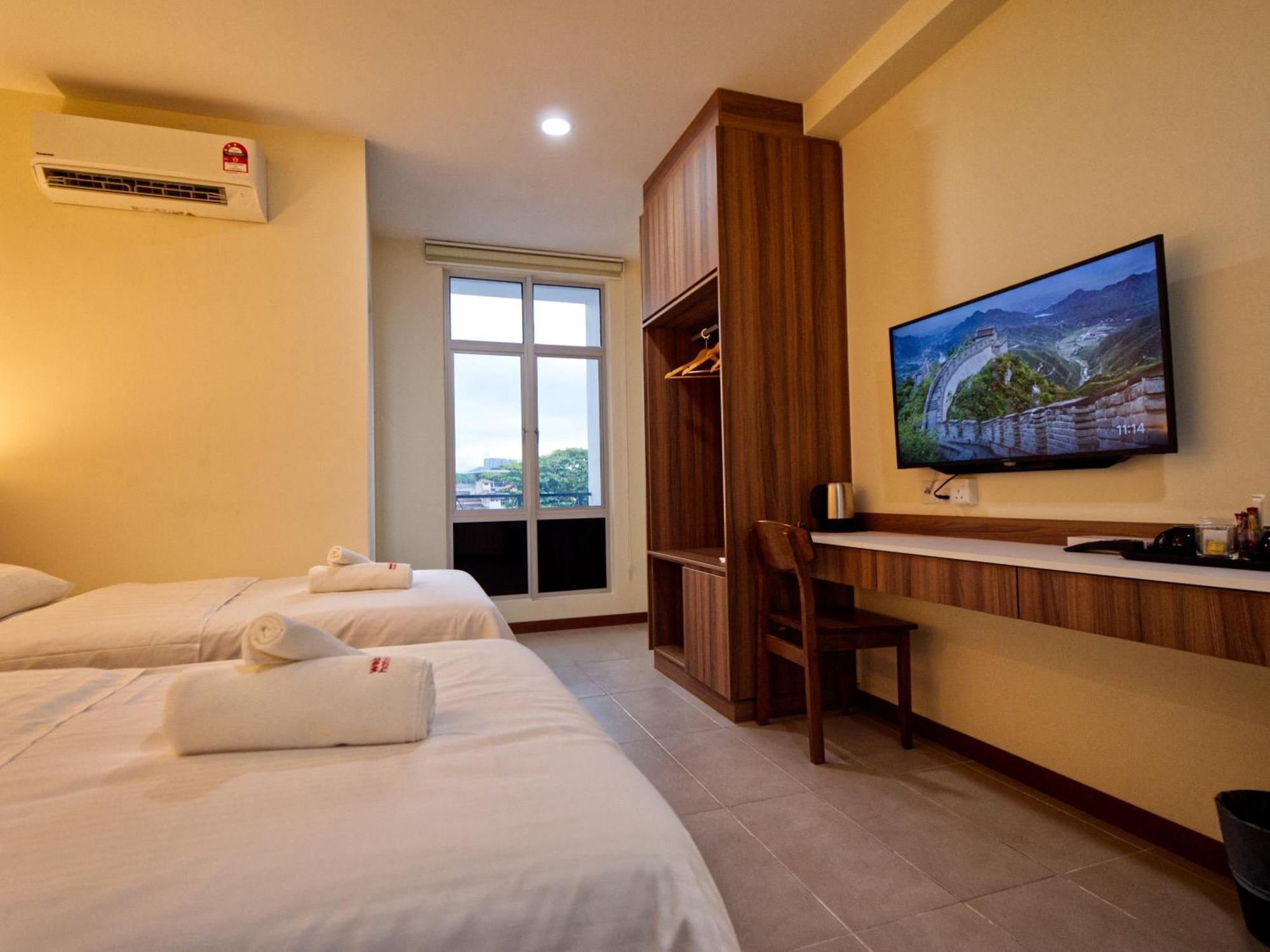 Weiss Kepong Baru Hotel 2*